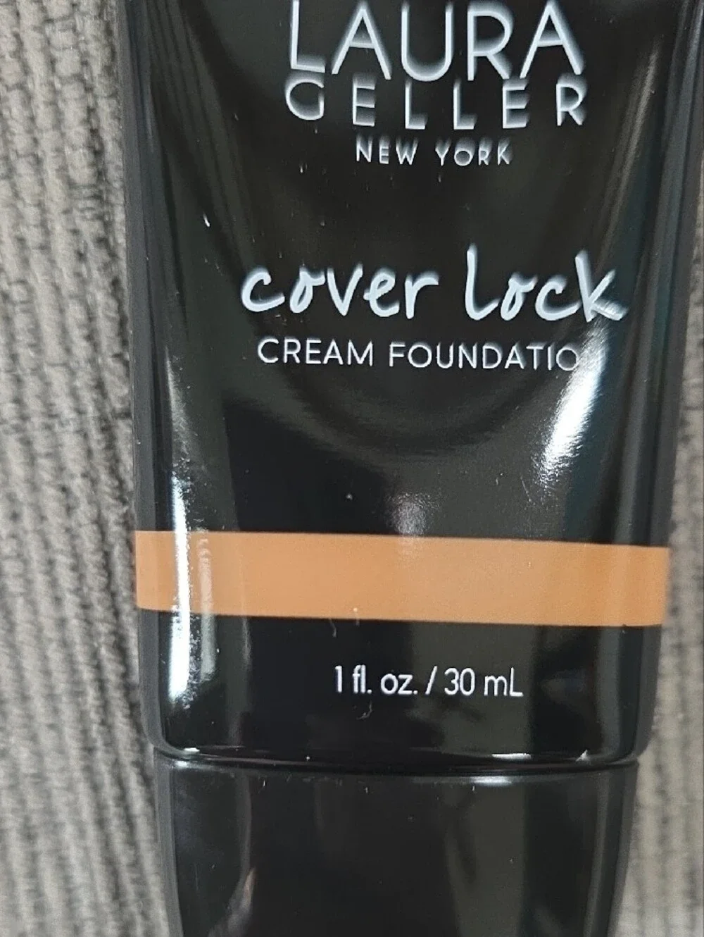 Laura Geller Cover Lock Cream Foundation - Honey Shade, New, 1floz.